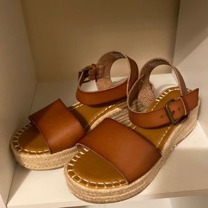 Platform sandals